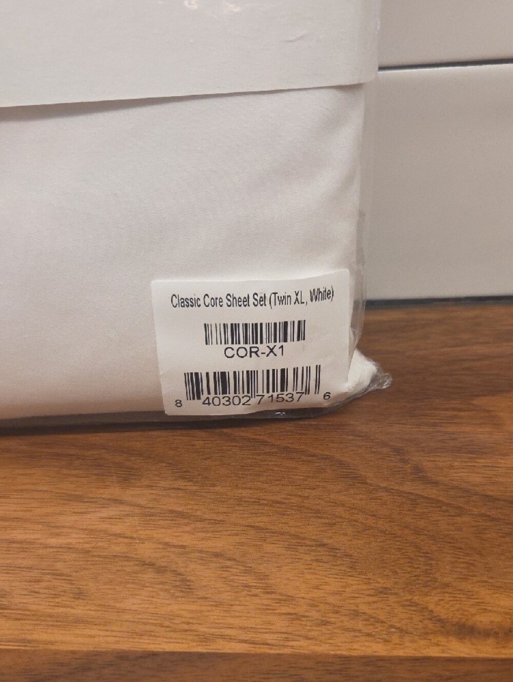 Brooklinen Classic Percale Core Sheet Set — White - Picture 2 of 4